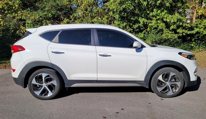 $7900 : 2017 Hyundai Tucson LTD AWD image 3