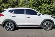 $7900 : 2017 Hyundai Tucson LTD AWD thumbnail