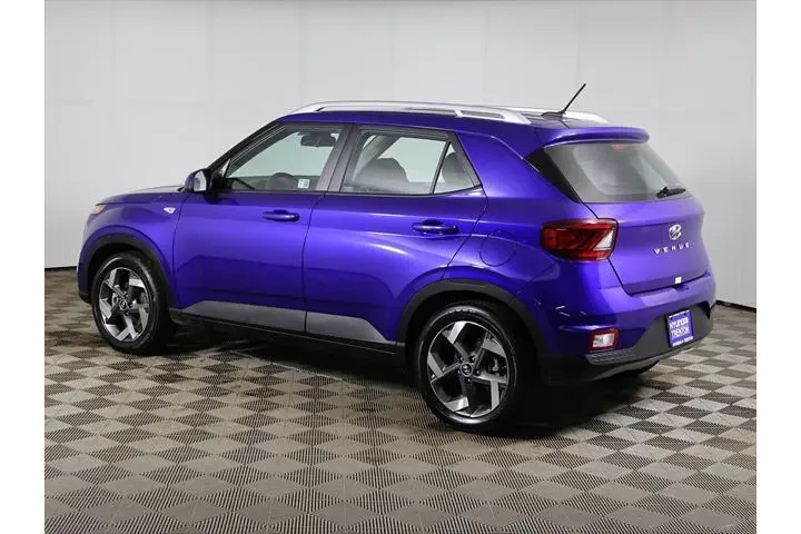 $20749 : Hyundai VENUE 2025 Limited 4 image 8