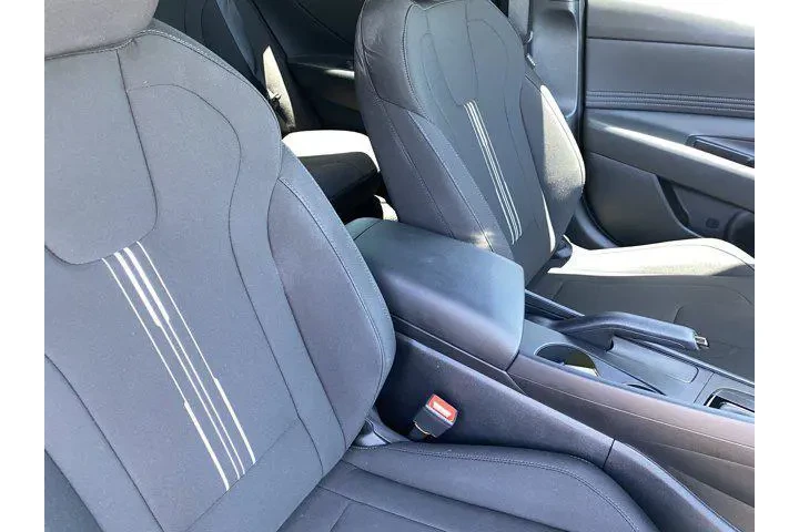 $20083 : Hyundai ELANTRA 2025 SEL Spo image 10