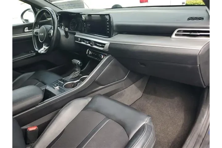 Kia K5 2022 GT-Line 4dr Seda image 10