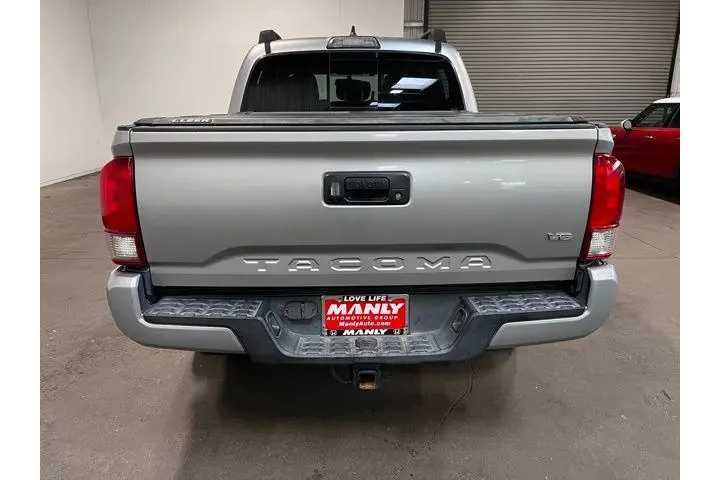 $30938 : Toyota Tacoma 2017 4x4 TRD S image 4