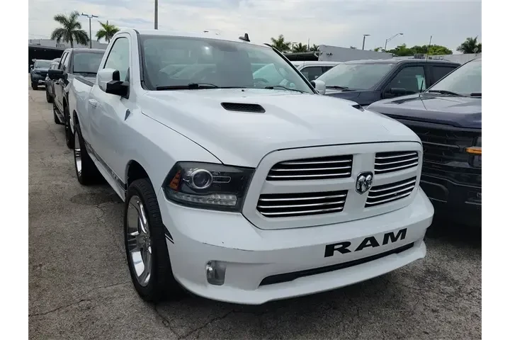 Ram 1500 2013 4x2 R/T Sport image 2