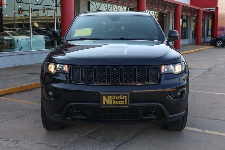 $17779 : 2019 Grand Cherokee Upland image 3