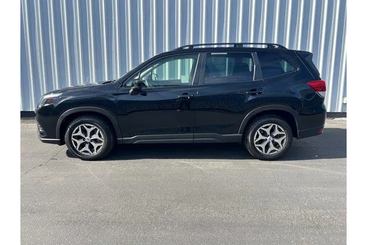 $28494 : Subaru Forester 2023 AWD Pre image 3