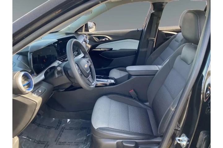 $27653 : Chevrolet Trax 2025 LT 4dr C image 9