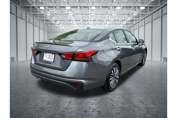 $22995 : Nissan Altima 2025 2.5 SV 4d image 7