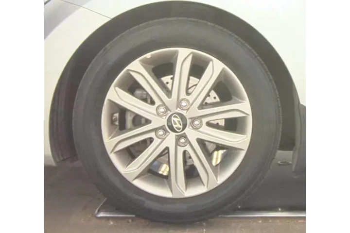 2016 Elantra SE image 10