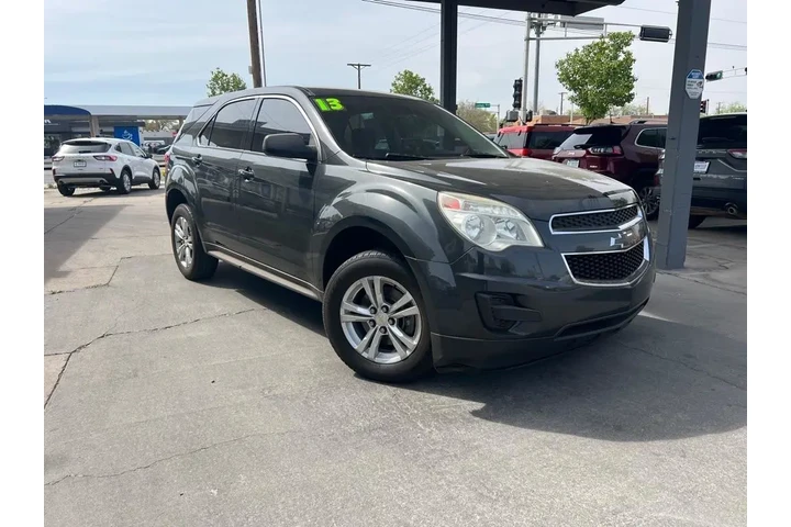 2013 Equinox LS 2WD image 2