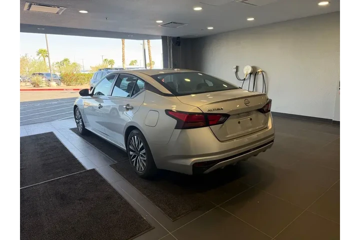 $18984 : Nissan Altima 2024 2.5 SV 4d image 9