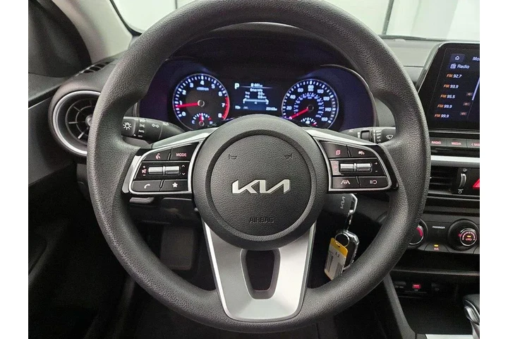 $19998 : Kia Forte 2024 LXS 4dr Sedan image 10