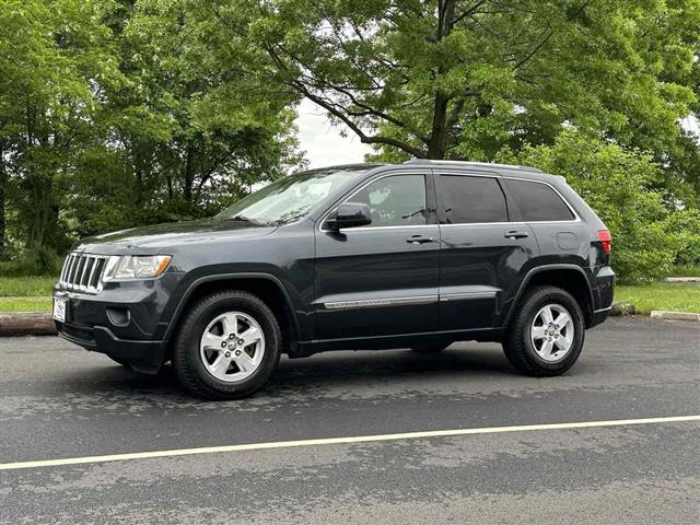 2012 Grand Cherokee Laredo image 4