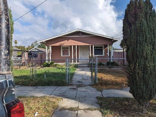 $800 : Home San Bernardino, CA image 1