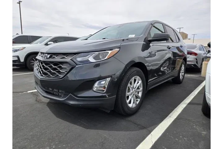 $18991 : Chevrolet Equinox 2021 LS 4d image 2
