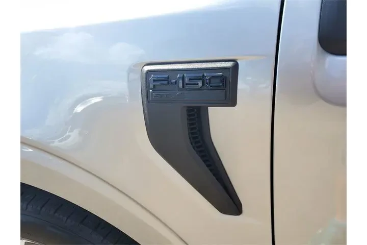 $29988 : Ford F-150 2023 4x2 XL 4dr S image 7