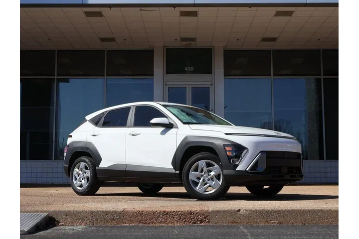 $26833 : Hyundai KONA 2026 SE 4dr SUV image 1