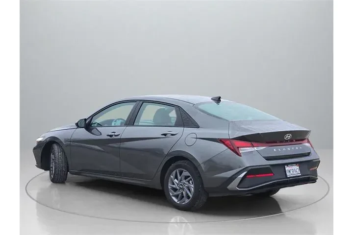 $19888 : Hyundai ELANTRA 2024 SEL 4dr image 5