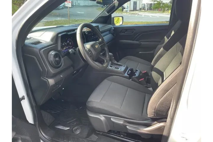 $30795 : Chevrolet Colorado 2024 4x4 image 10