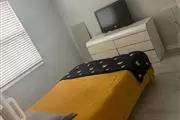 $1100 : Se renta habitación Doral FL thumbnail