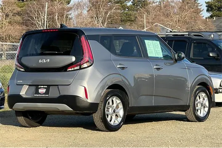 $16490 : Kia Soul 2024 LX 4dr Crossov image 5