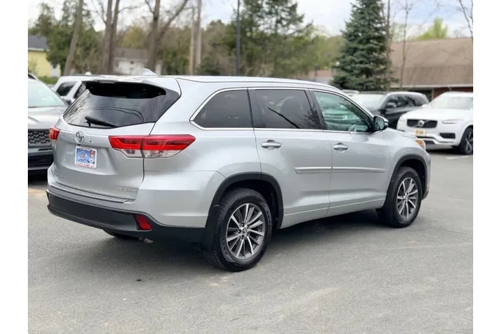 $25995 : 2018 Highlander XLE image 8