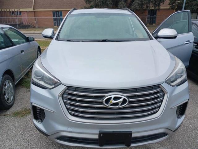 $11800 : 2017 Santa Fe SE image 2