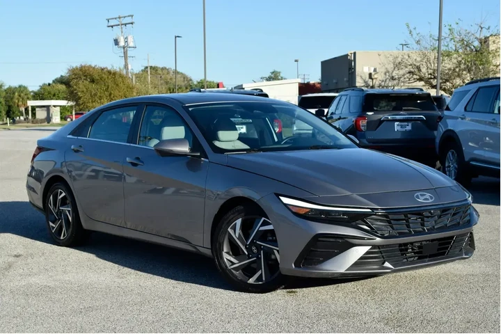 $21789 : Hyundai ELANTRA 2024 Limited image 8