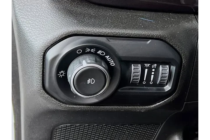 $25990 : Jeep Wrangler 2020 4x4 Black image 10