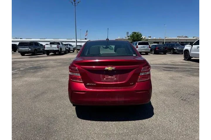 $7982 : Chevrolet Sonic 2017 LT Auto image 6