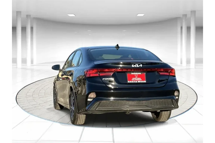 $16434 : Kia Forte 2023 LX 4dr Sedan image 3