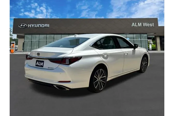$37820 : Lexus ES 350 2023 4dr Sedan image 5