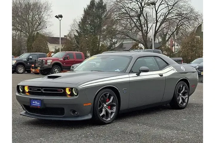 $25995 : Dodge Challenger 2019 R/T 2d image 3
