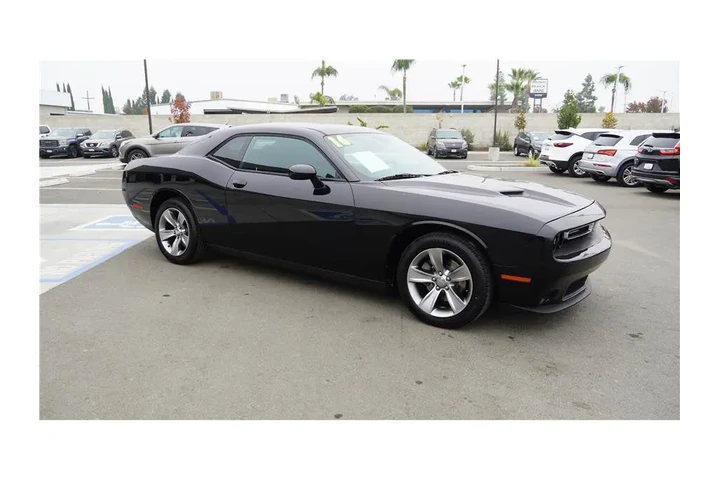 $13984 : 2016 Challenger SXT image 4