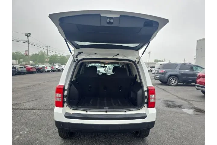 $10449 : Jeep Patriot 2014 4x4 Sport image 9