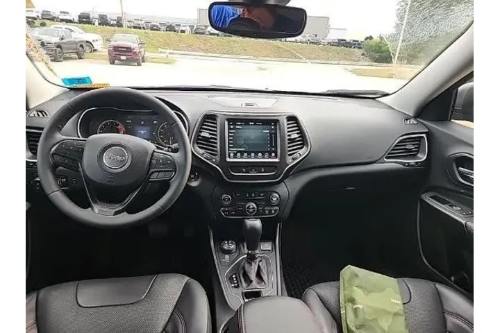 Jeep Cherokee 2021 4x4 Trail image 2