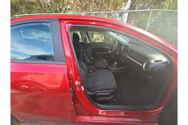 $15984 : Kia Forte 2020 FE 4dr Sedan image 8