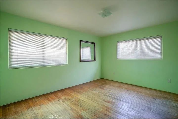 $1370 : Incredible Opportunity in the image 5