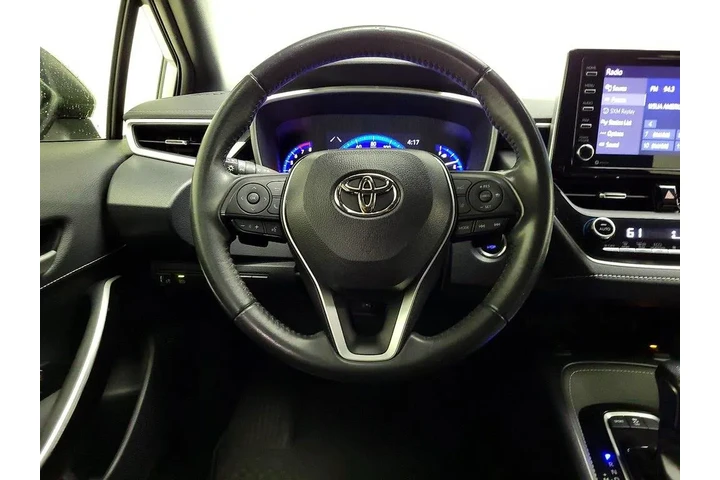 $21998 : Toyota Corolla Hatchback 202 image 10