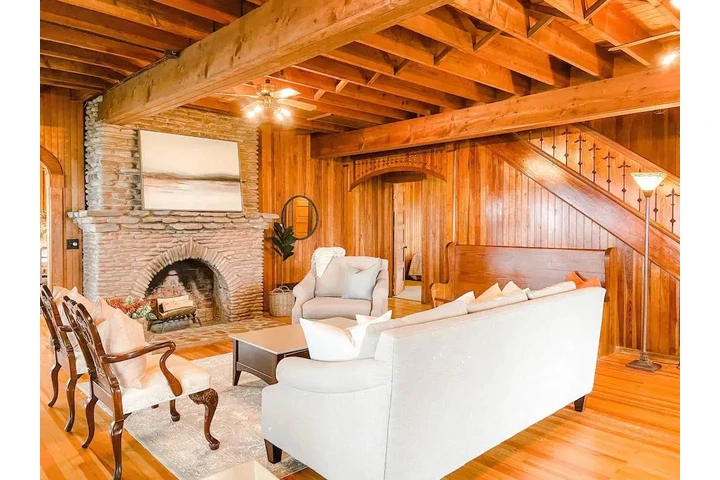 $1200 : Stunning and pretty maintained image 7