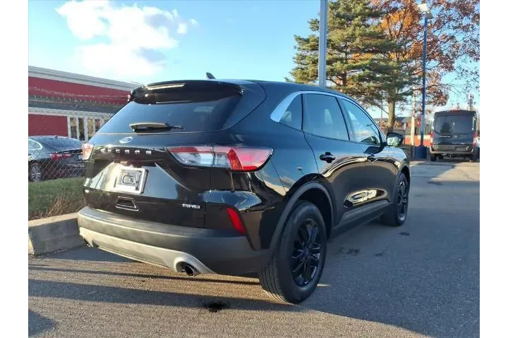 $19980 : Ford Escape 2022 AWD SE 4dr image 6
