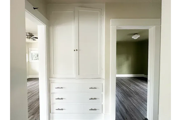 $800 : This beautifully 2 bed 1 !!! image 5