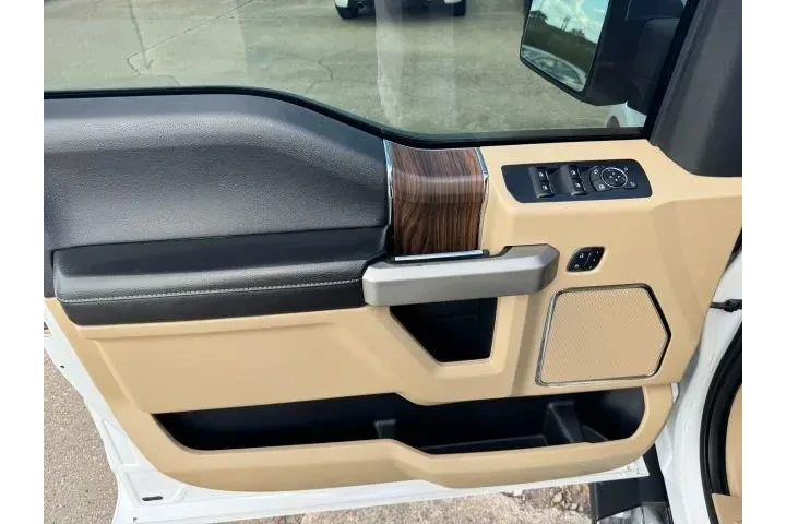 $23900 : Ford F-150 2017 4x4 King Ran image 9