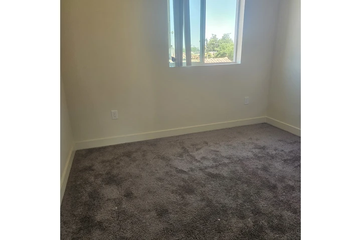 $900 : SE RENTA CUARTO image 5