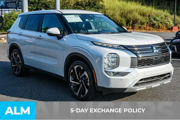 $22720 : Mitsubishi Outlander 2024 SE image 4