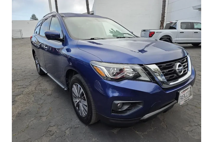 $17900 : Nissan Pathfinder 2020 SL 4d image 4
