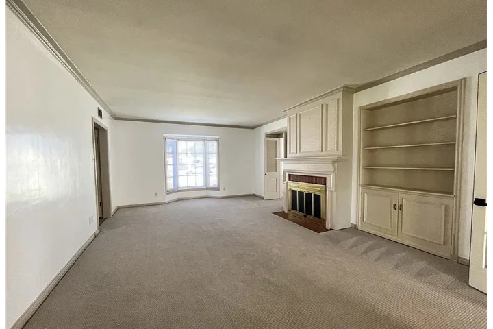 $980 : Fully Remodeled kitchen home image 3