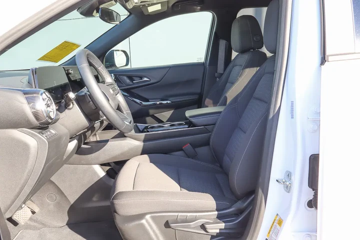 $23488 : 2025 Equinox FWD 4dr LT w/1LT image 7