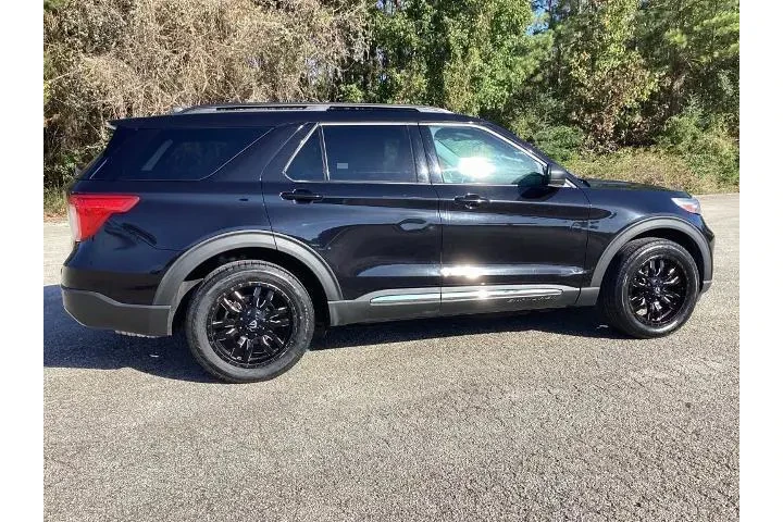$19851 : Ford Explorer 2021 AWD XLT 4 image 4