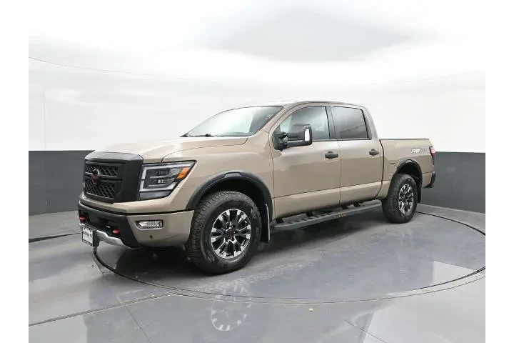 $37992 : Nissan Titan 2023 4x4 Platin image 1