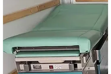 Ritter midmark 104 medical bed en Los Angeles